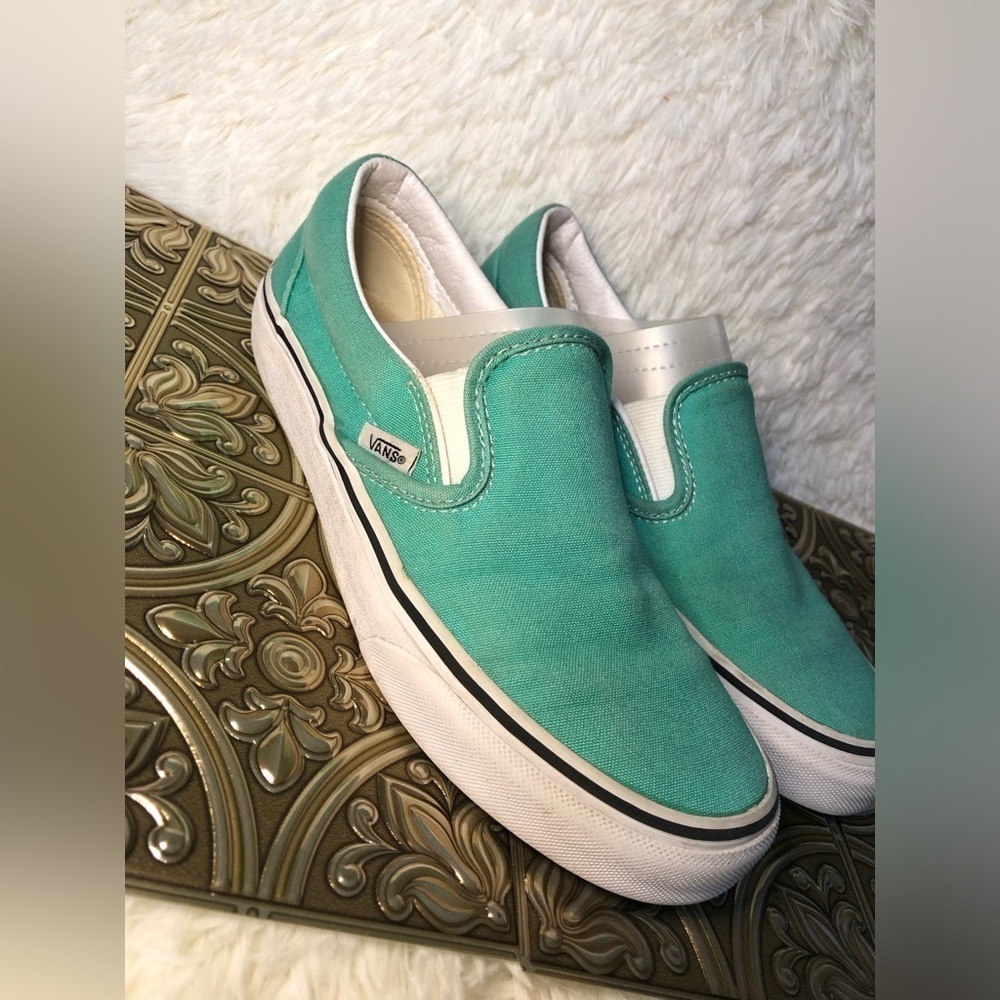 Women’s Teal Slip-On Sneakers size 6.5 Men’s 5